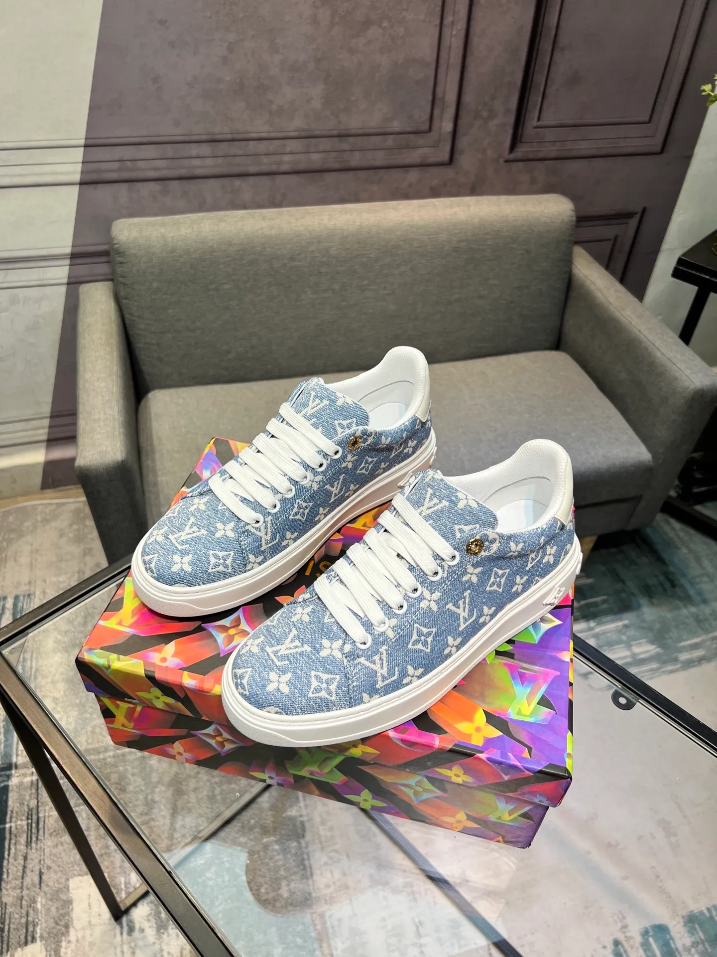 Men's Men's Shoes 💰540 LV Louis Vuitton. The latest fashionable casual shoes are popular in physical stores. The new spring and summer comfortable imported custom patent leather plus cowhide, cowhide mesh, and unique jacquard fabric element design. With sheepskin lining, Lv original base, [sun][sun] high-end packaging and high quality💪Details determine quality, welcome to compare🇮🇹Code number 38-44, 45 can be customized